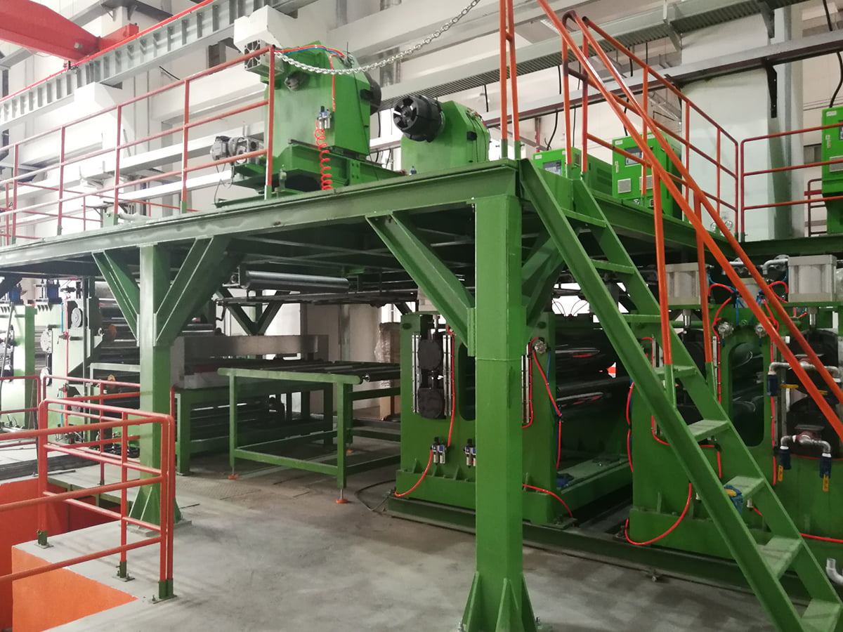 Kaksinkertainen metallikomposiittilinja